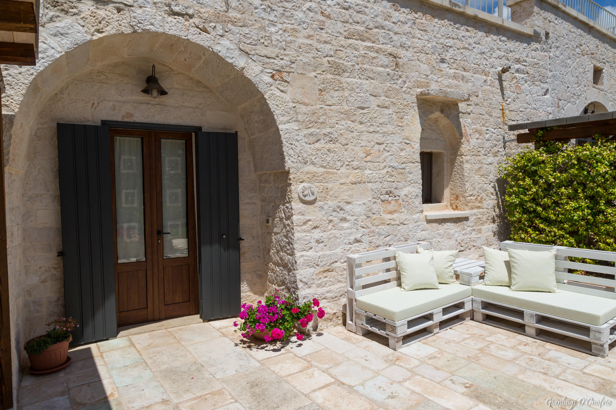 Trullo Mandorlo - main entrance