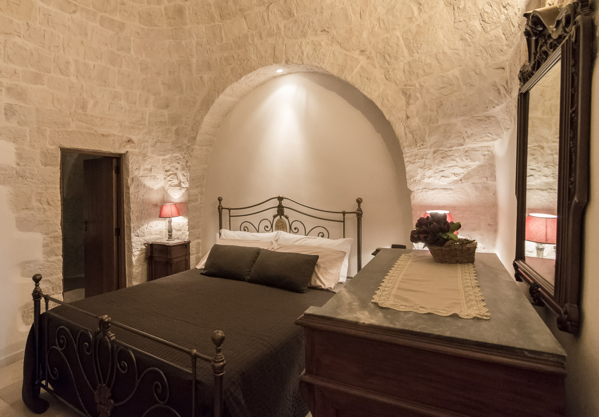 Trullo Mandorlo - Main bedroom