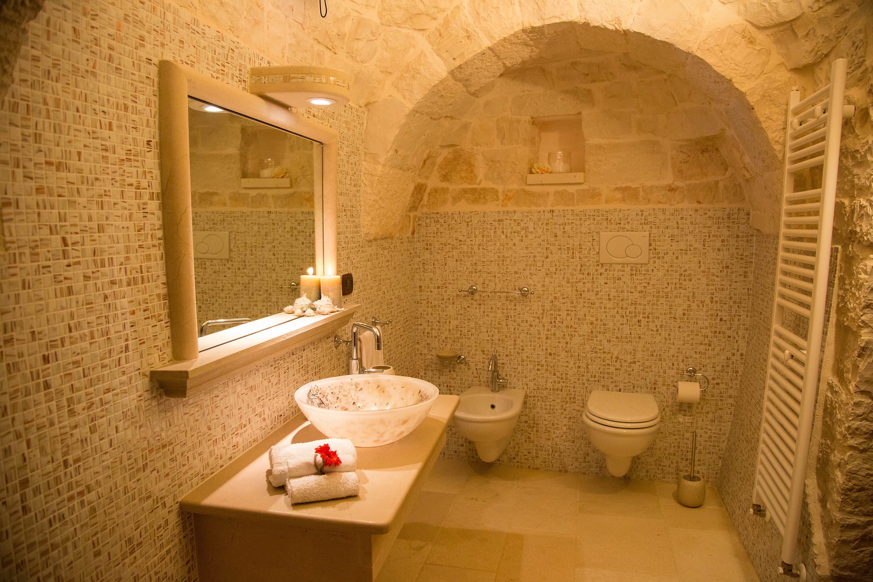 Trullo Mandorlo - Main private bathroom