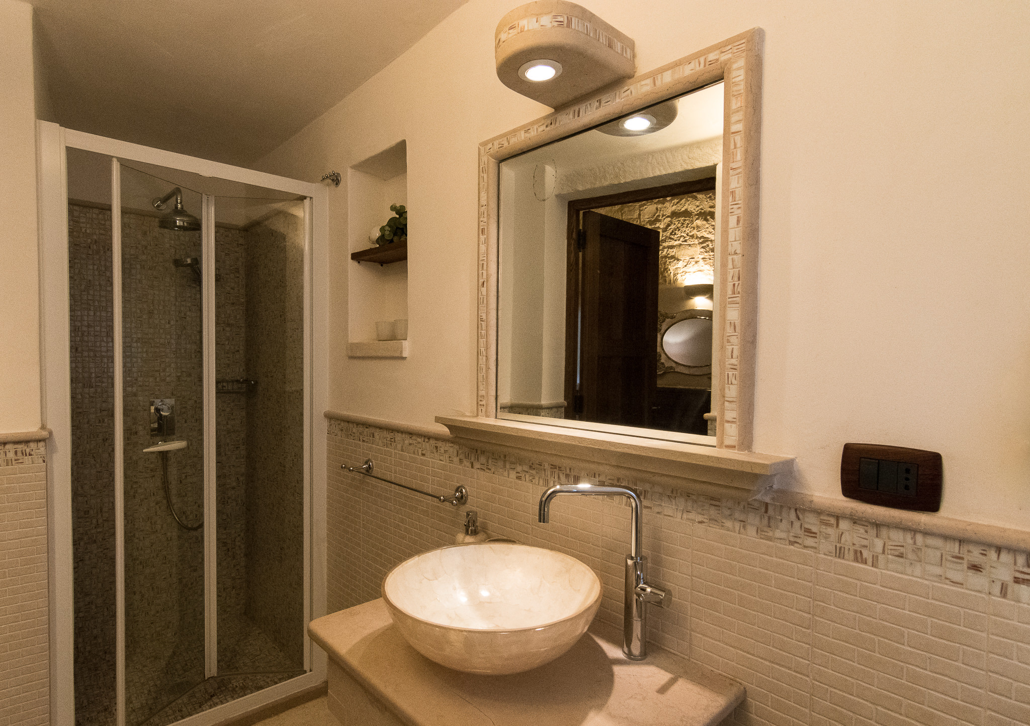 Trullo Mandorlo - bathroom details
