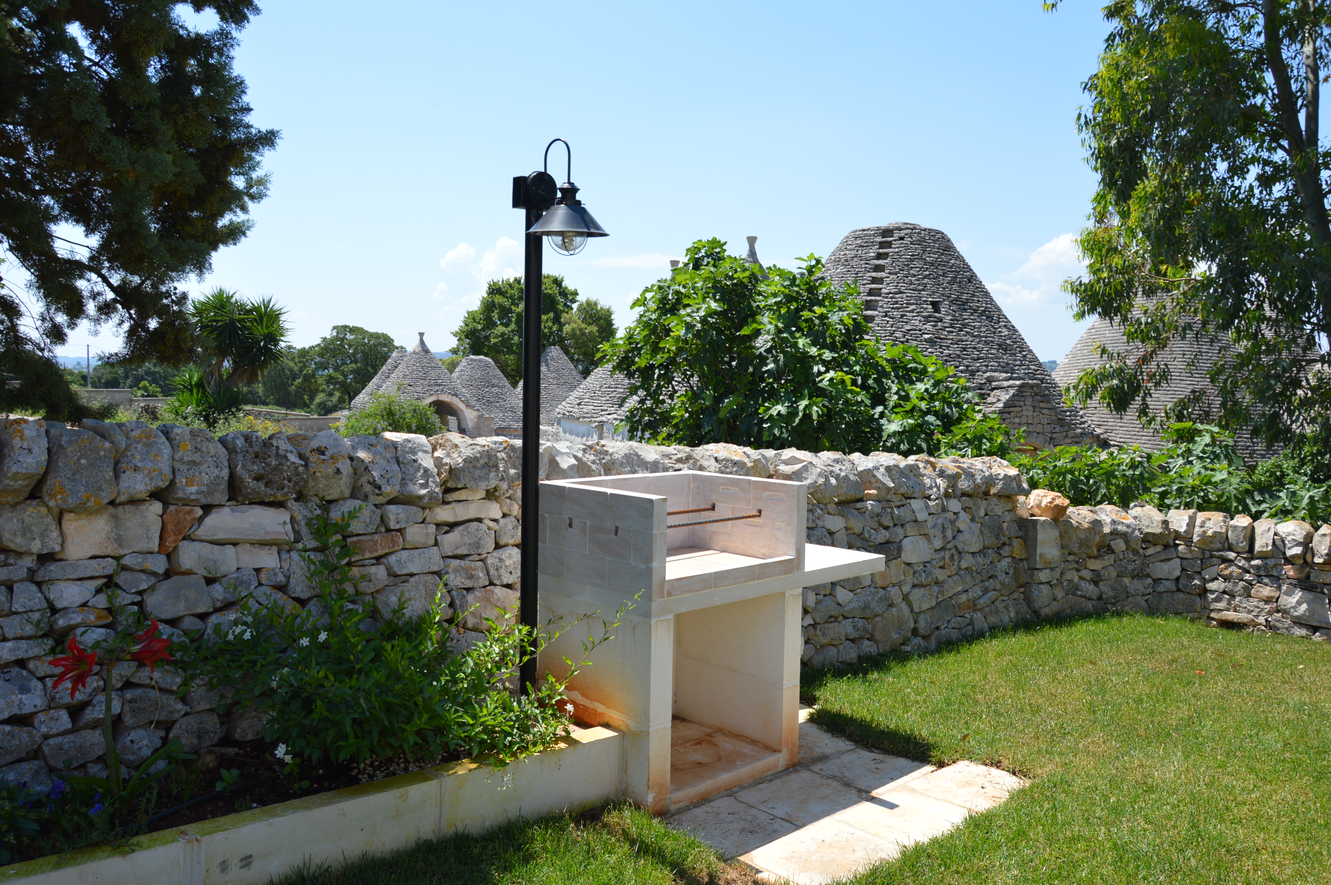 Trullo Mandorlo - BBQ area
