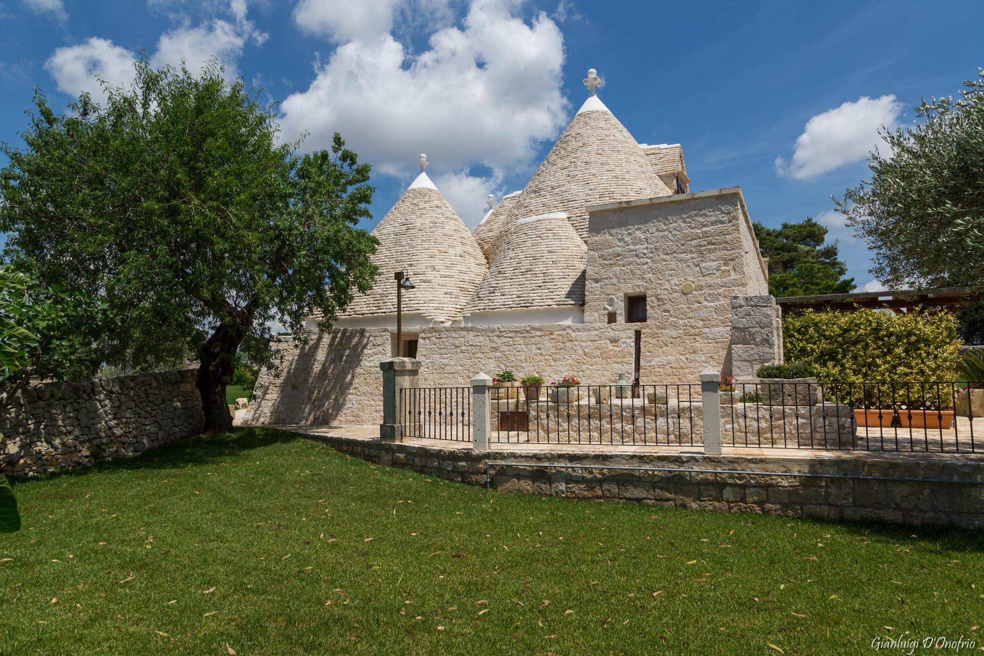 Trullo Mandorlo - garden
