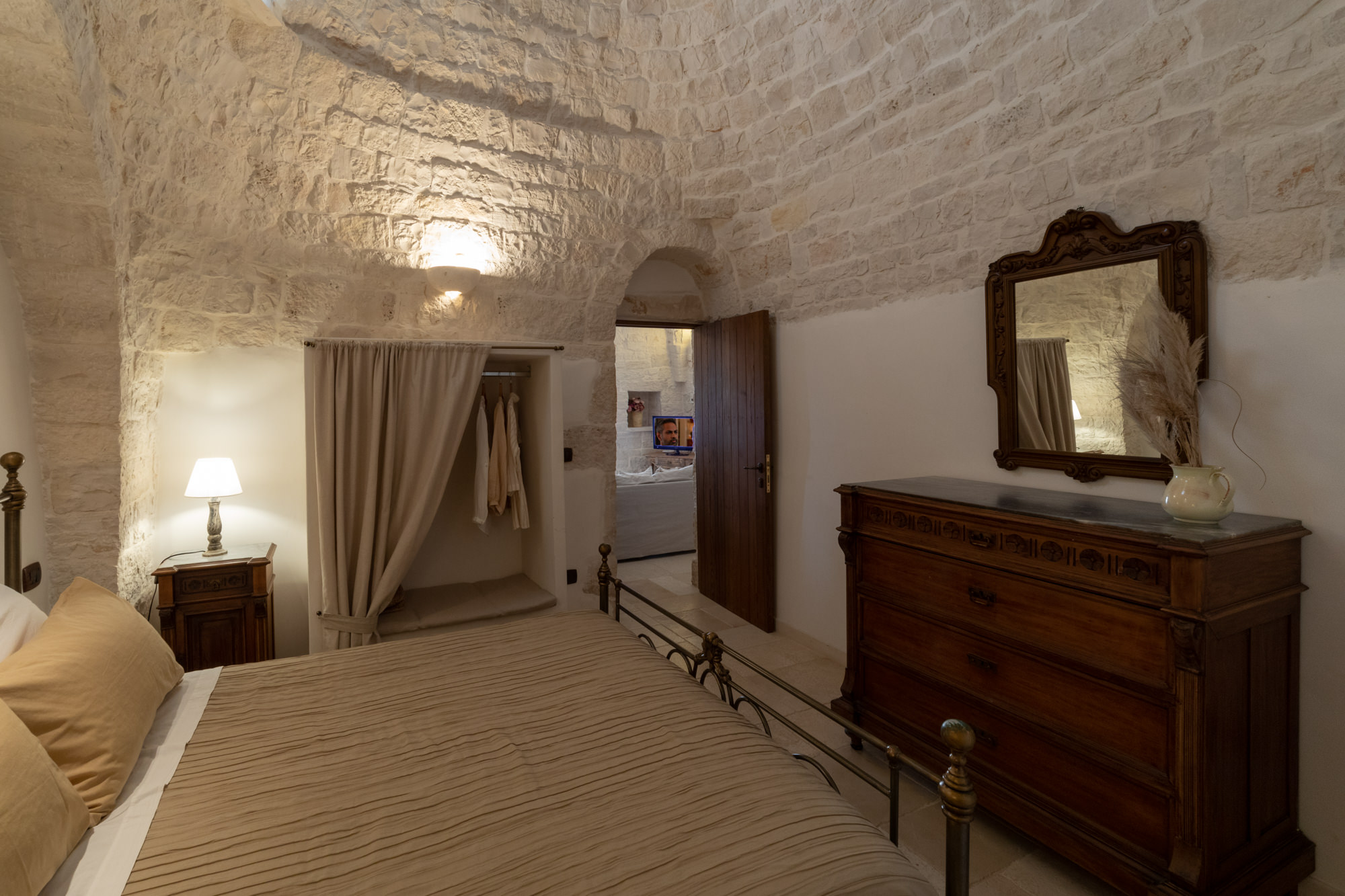 Trullo Mandorlo - Main bedroom