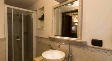Trullo Mandorlo - bathroom details