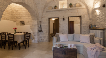 Trullo Mandorlo - view of the living area